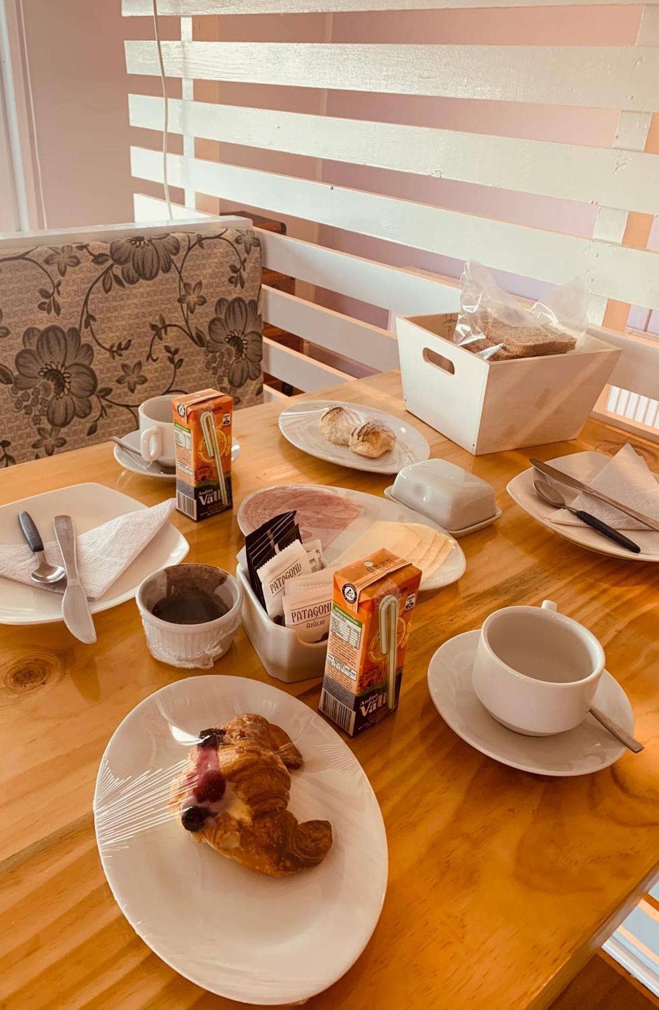 Arte Brisa Hostal Boutique Puerto Natales Exterior photo