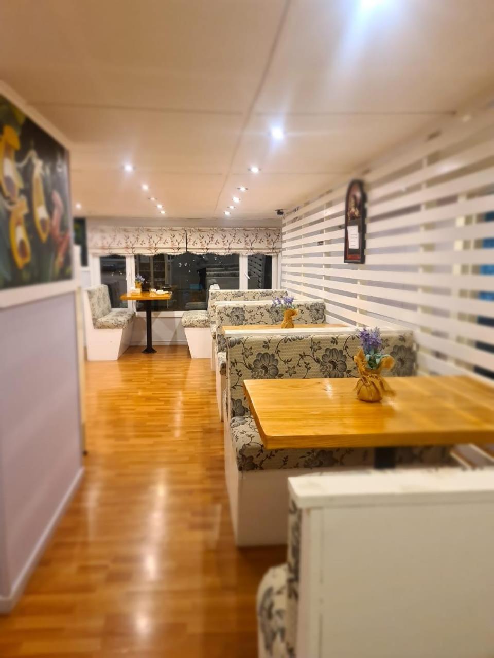 Arte Brisa Hostal Boutique Puerto Natales Exterior photo